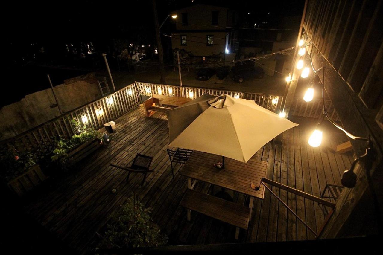 The Parkdale Hostellerie Toronto Exterior foto