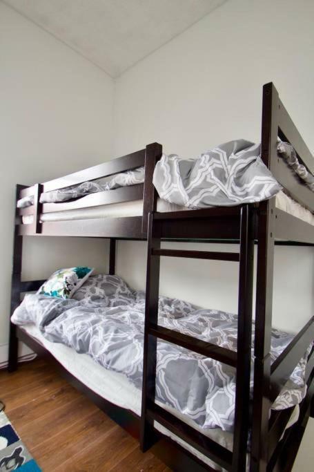 The Parkdale Hostellerie Toronto Camas de hostel foto